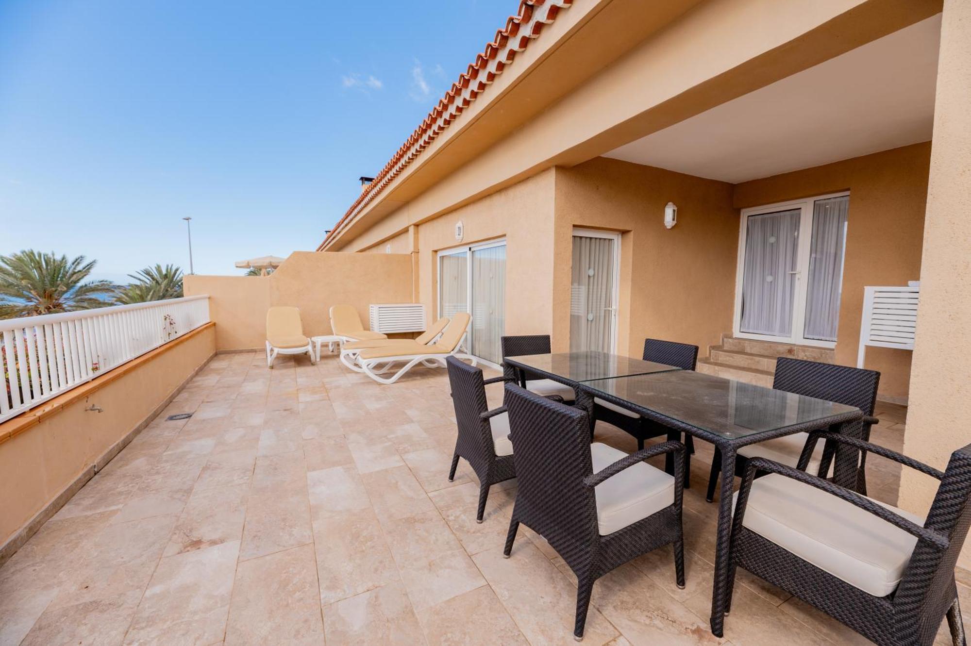 Appartamento Superior con 2 Camere da Letto e Vista Mare